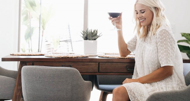 girl drinking mocktail